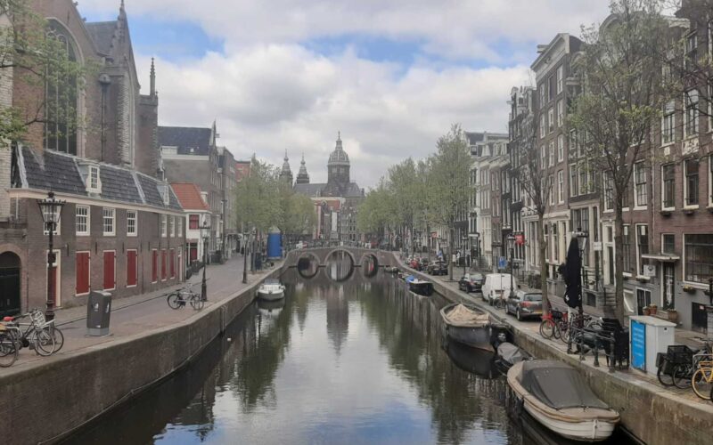 Kan toerismeoverlast in Amsterdam opgelost worden door burgers?